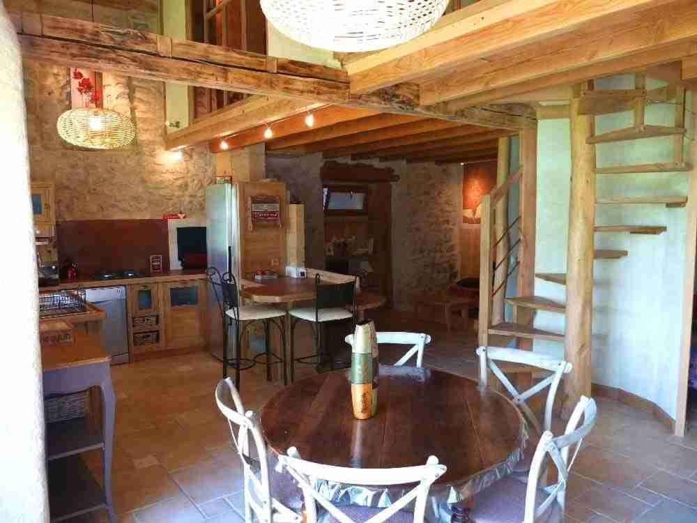 -Moulin De Solaure- Hotel Aix-en-Diois Luaran gambar